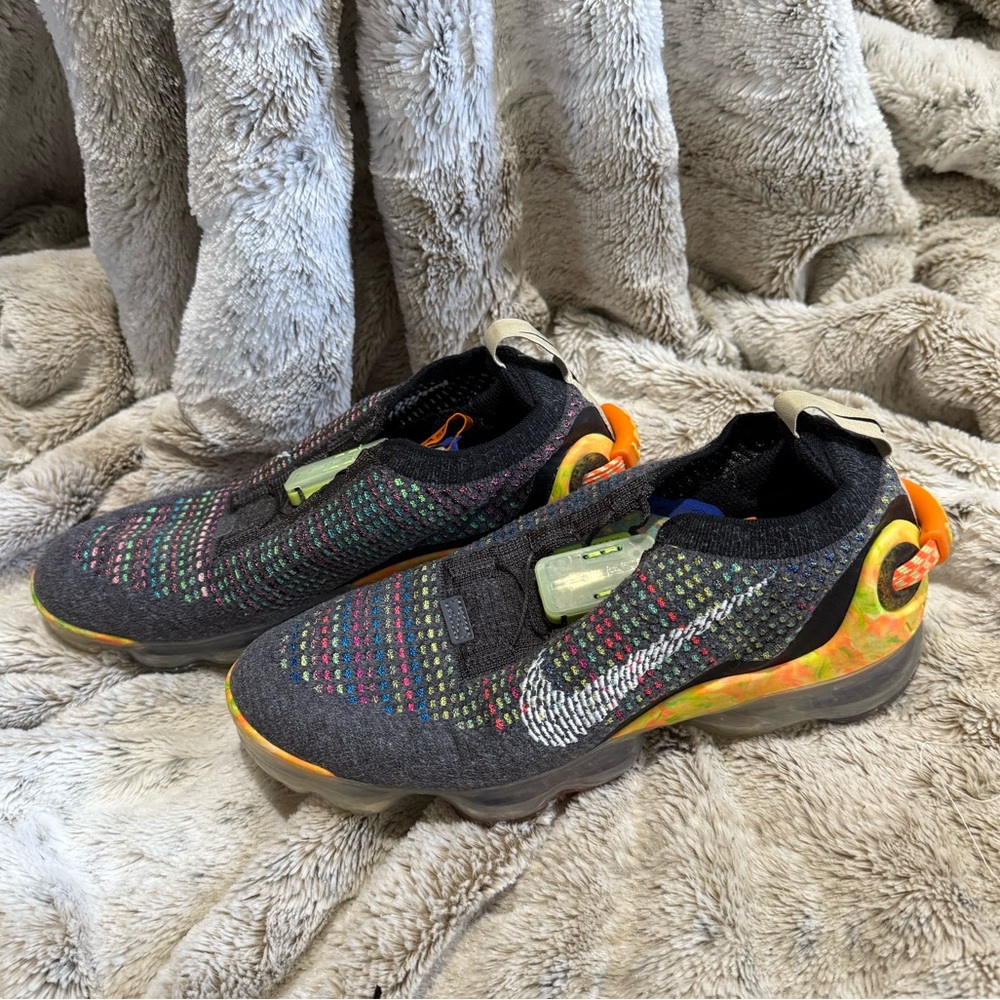 Nike Air VaporMax 2020 Flyknit Multi-Color Shoes Size 7M / 8.5W